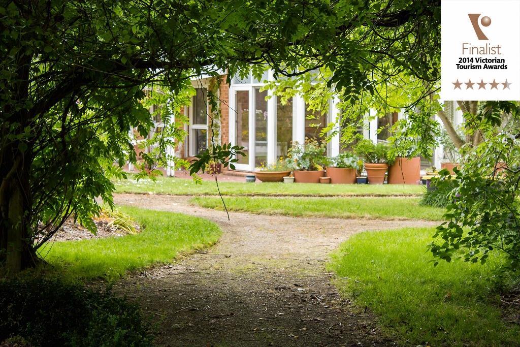 Lakeside Cottage Luxury B&B Mont Dandenong Extérieur photo