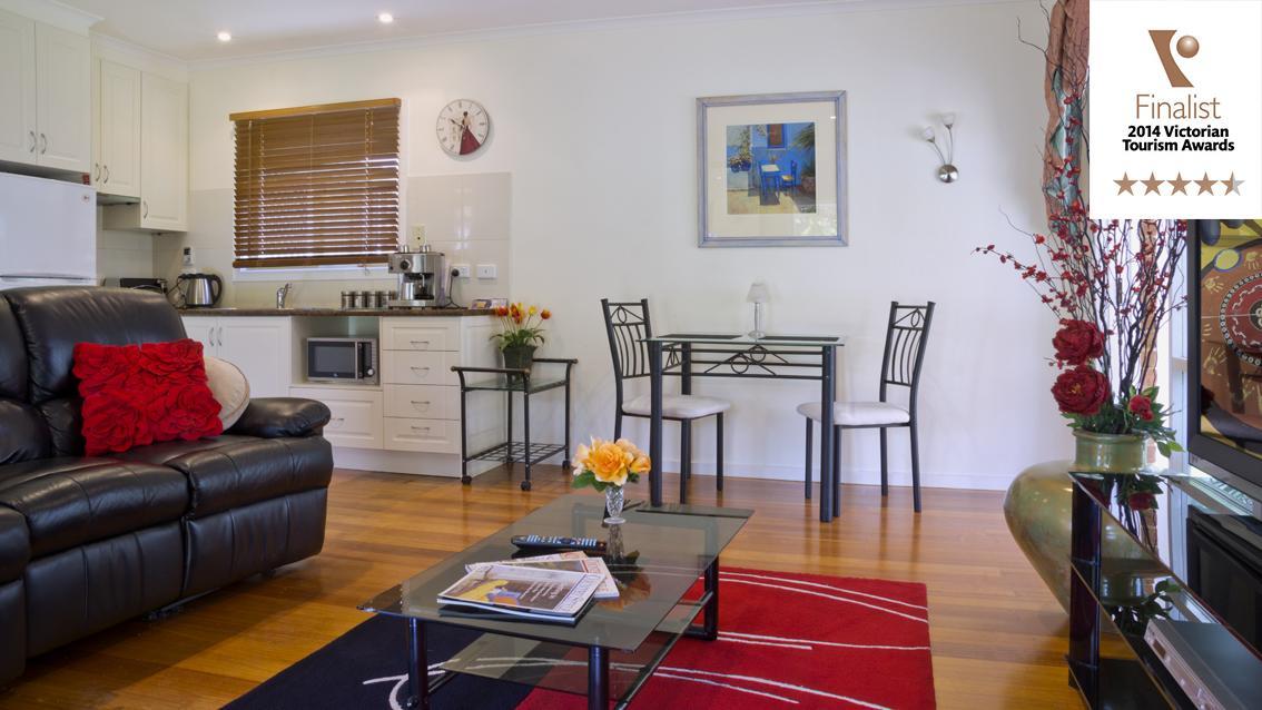 Lakeside Cottage Luxury B&B Mont Dandenong Extérieur photo