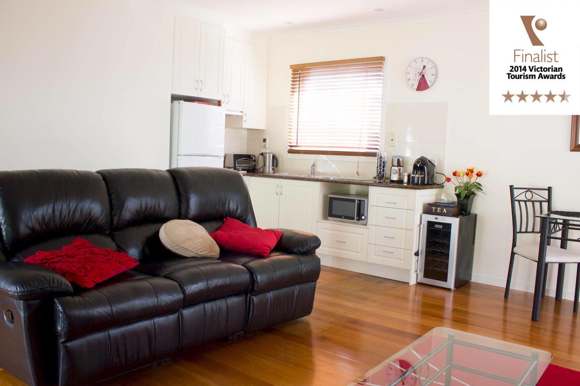 Lakeside Cottage Luxury B&B Mont Dandenong Extérieur photo