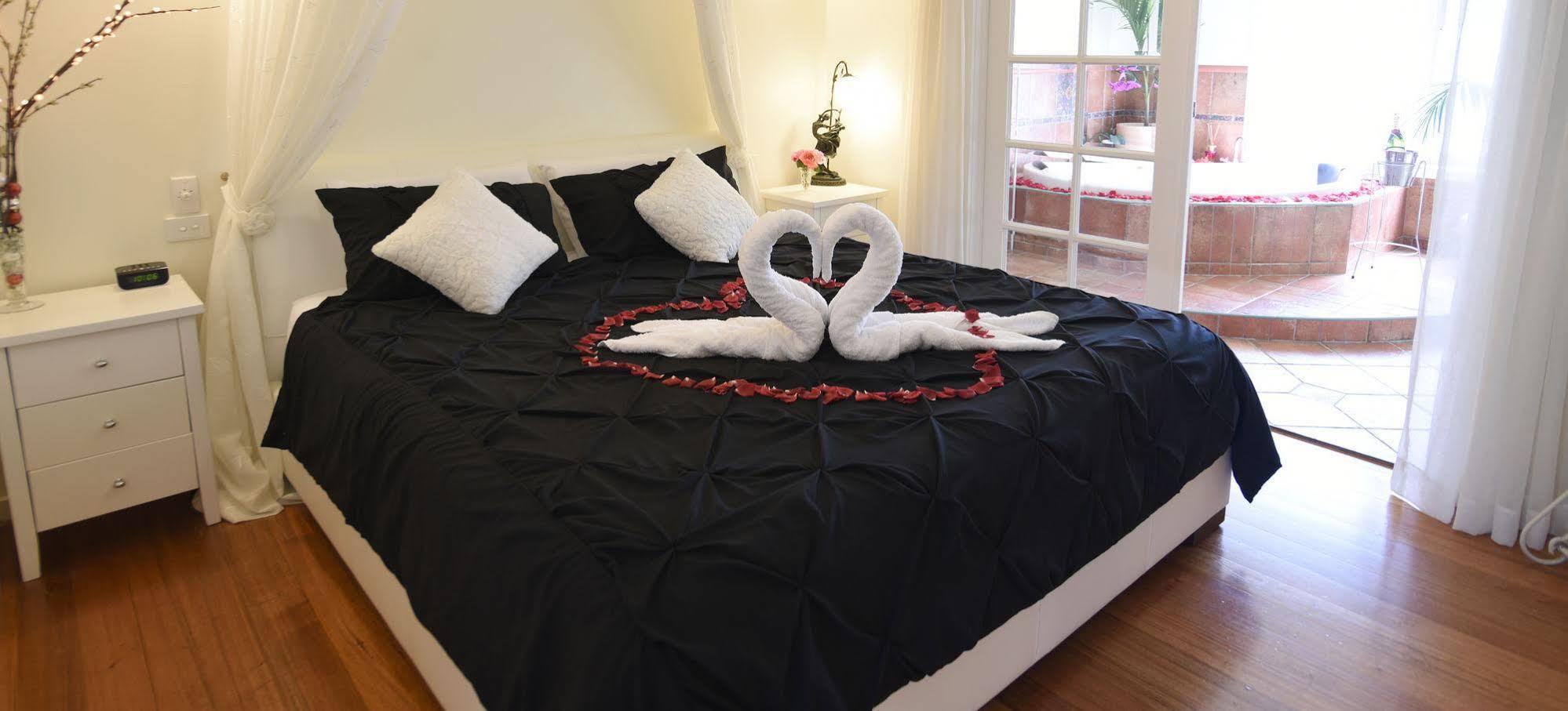 Lakeside Cottage Luxury B&B Mont Dandenong Extérieur photo
